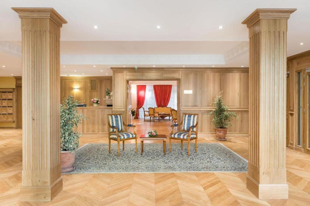 Medicis Home Dijon Les Petites Roches Exterior foto